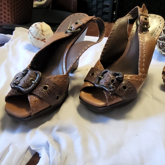 Brown Sandal Wedges Vince Camutto with Design - Picture 12 of 12